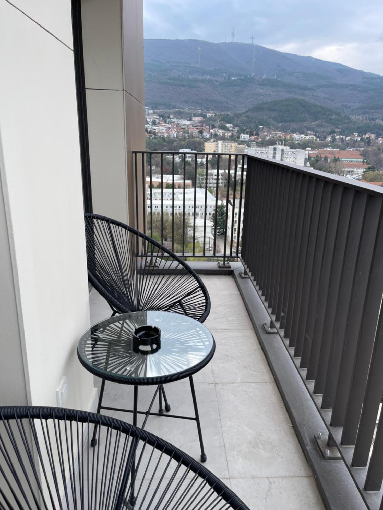 180° View Apartment In Diamond Building Skopje Eksteriør bilde