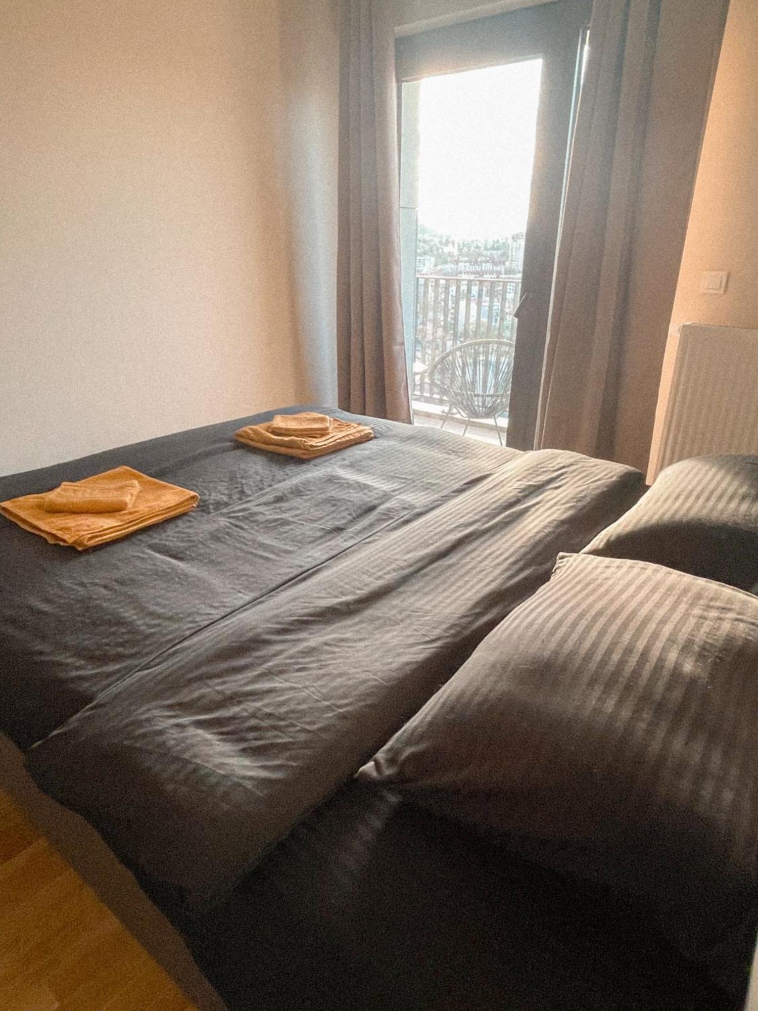 180° View Apartment In Diamond Building Skopje Eksteriør bilde