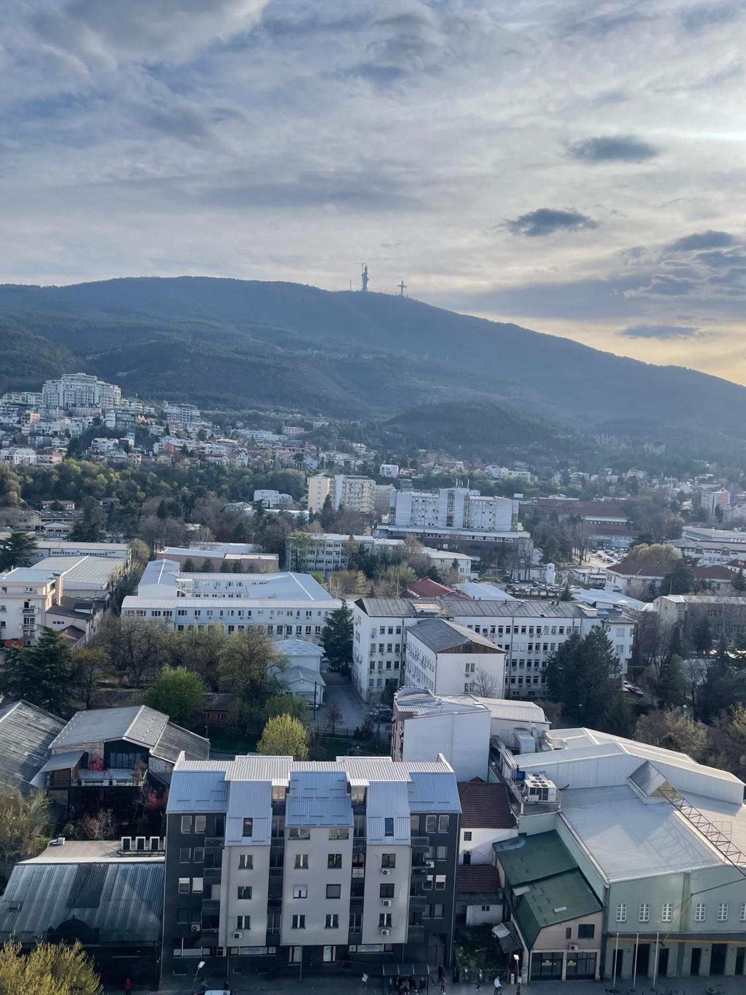 180° View Apartment In Diamond Building Skopje Eksteriør bilde