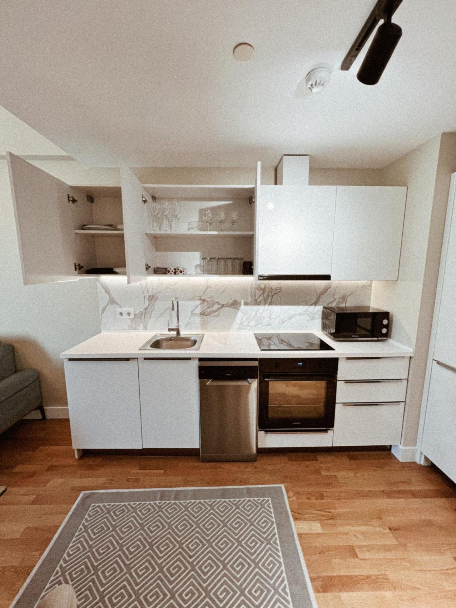 180° View Apartment In Diamond Building Skopje Eksteriør bilde