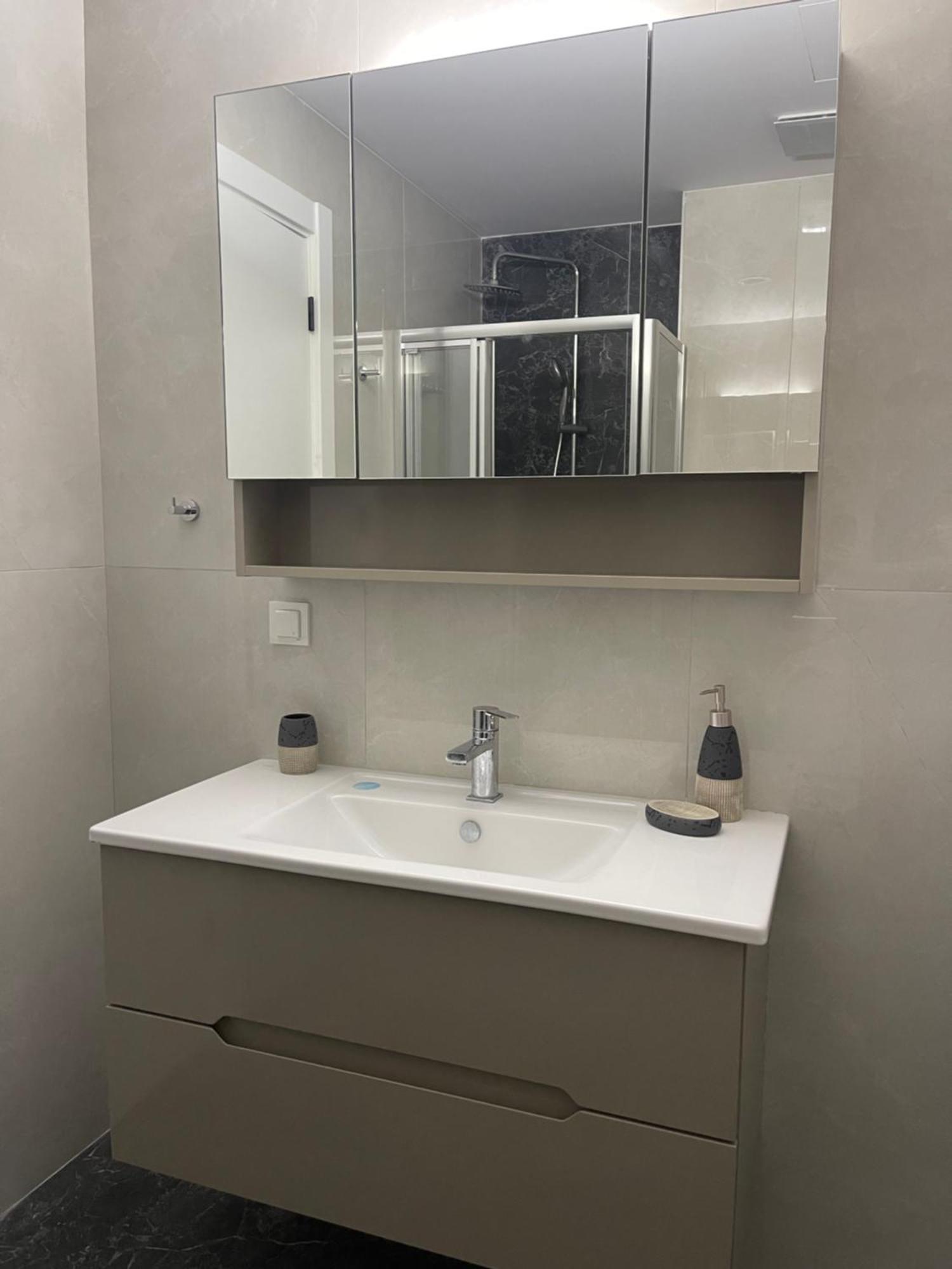 180° View Apartment In Diamond Building Skopje Eksteriør bilde