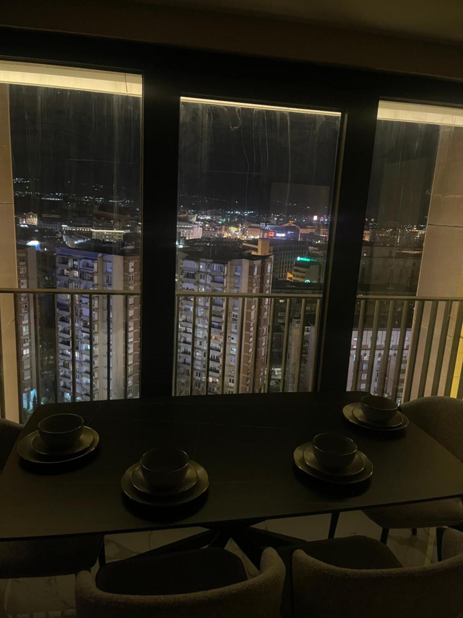 180° View Apartment In Diamond Building Skopje Eksteriør bilde